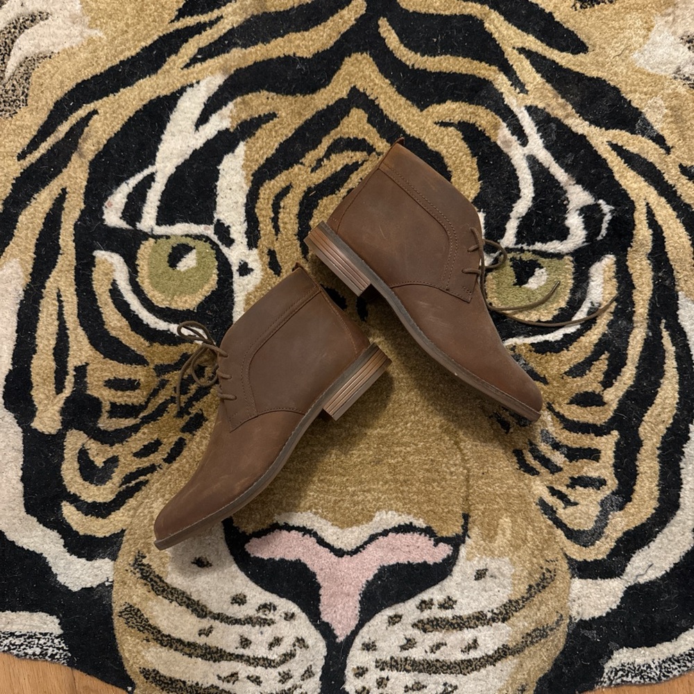 Clarks Camzin ankle boot never worn 10 WIDE